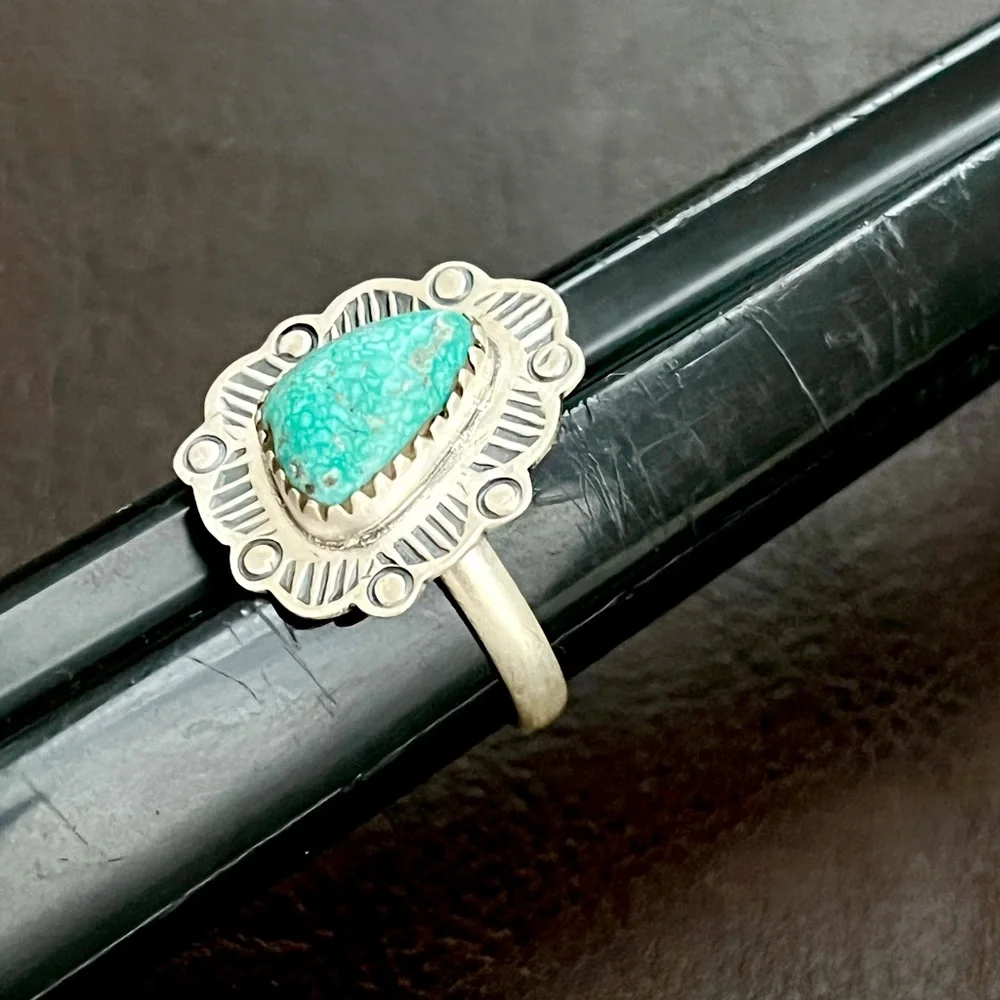 Native American style sterling silver turquoise ring Size 8.75